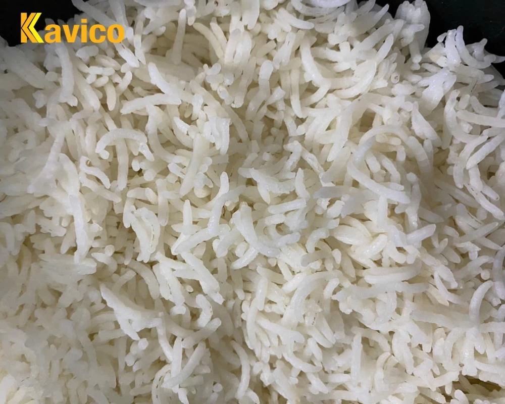 Aromatic long-grain basmati cooked plain rice